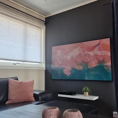Newly Renovated House 11 Guests, 5 Bedrooms * Boverbru