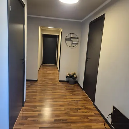 Newly Renovated House 11 Guests, 5 Bedrooms 펜션 *