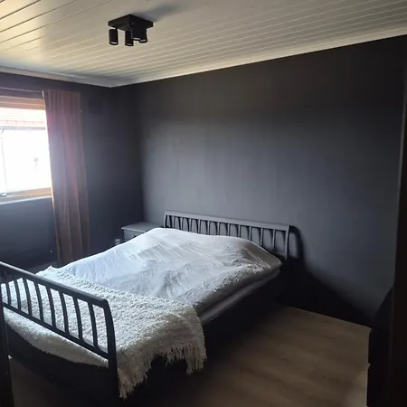 Newly Renovated House 11 Guests, 5 Bedrooms